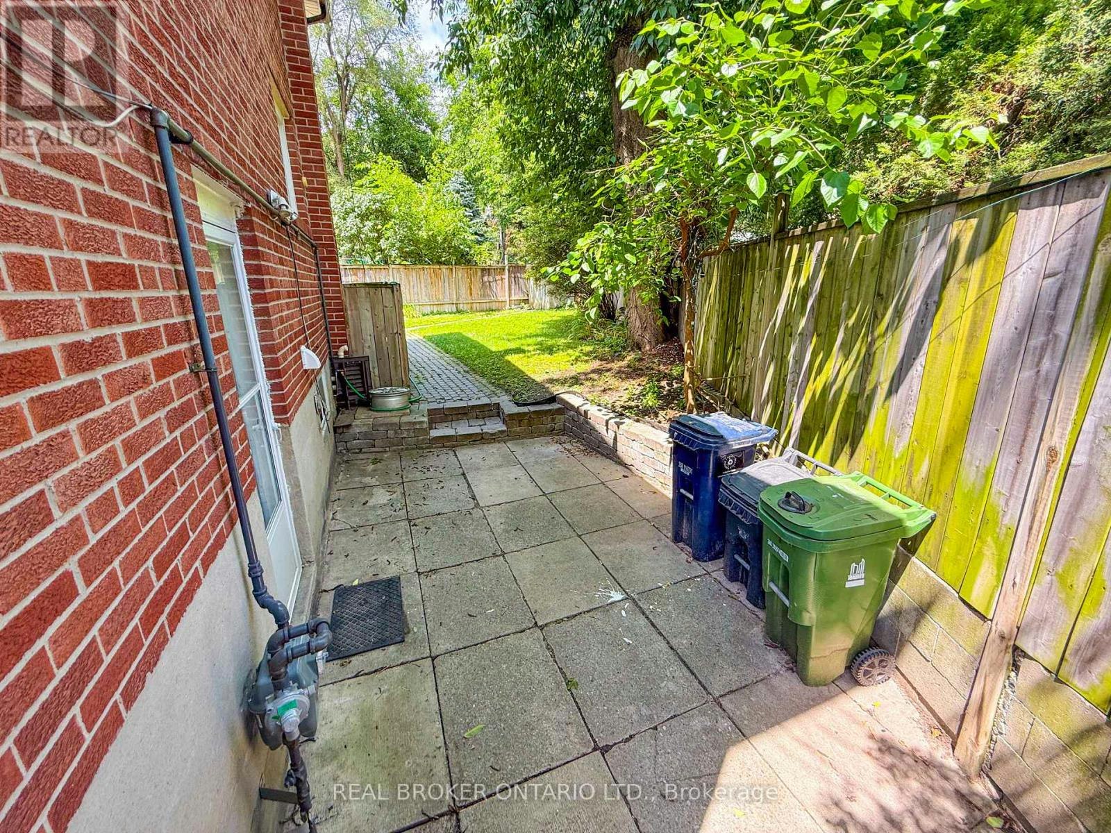 LOWER LEVEL-14 Gooch Court, Toronto, ON, M6S 2N8 - 13