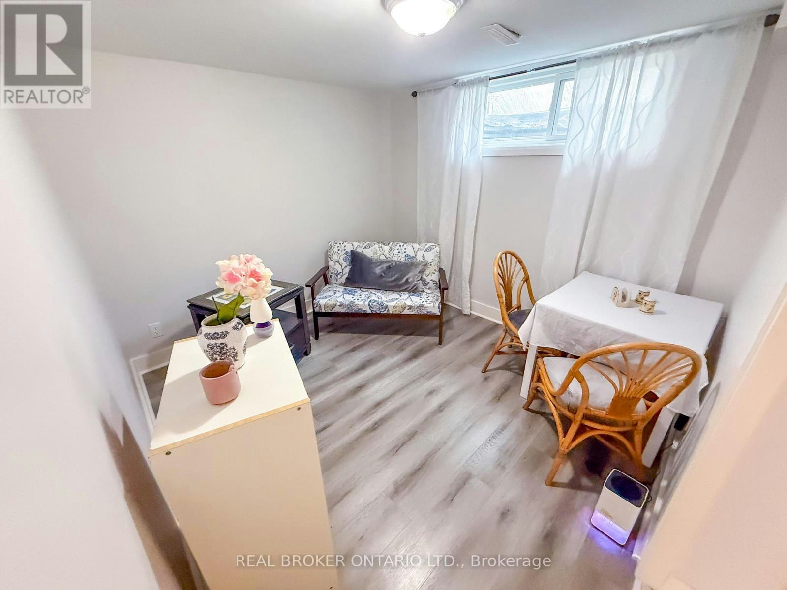 LOWER LEVEL-14 Gooch Court, Toronto, ON, M6S 2N8 - 8