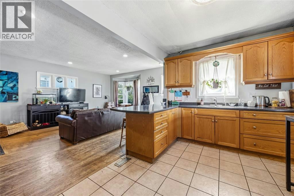 272 Kathleen Avenue, Sarnia, ON, N7T 1E3 - 5