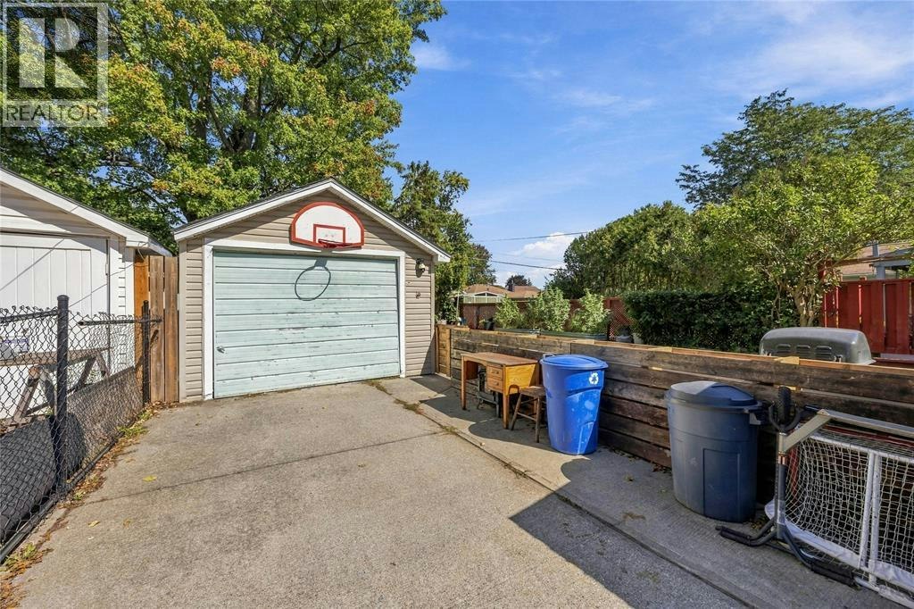 272 Kathleen Avenue, Sarnia, ON, N7T 1E3 - 14