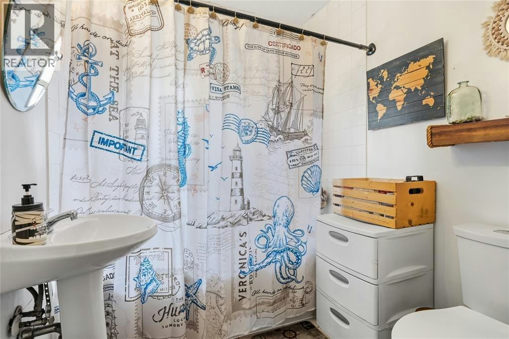 272 Kathleen Avenue, Sarnia, ON, N7T 1E3 - 8
