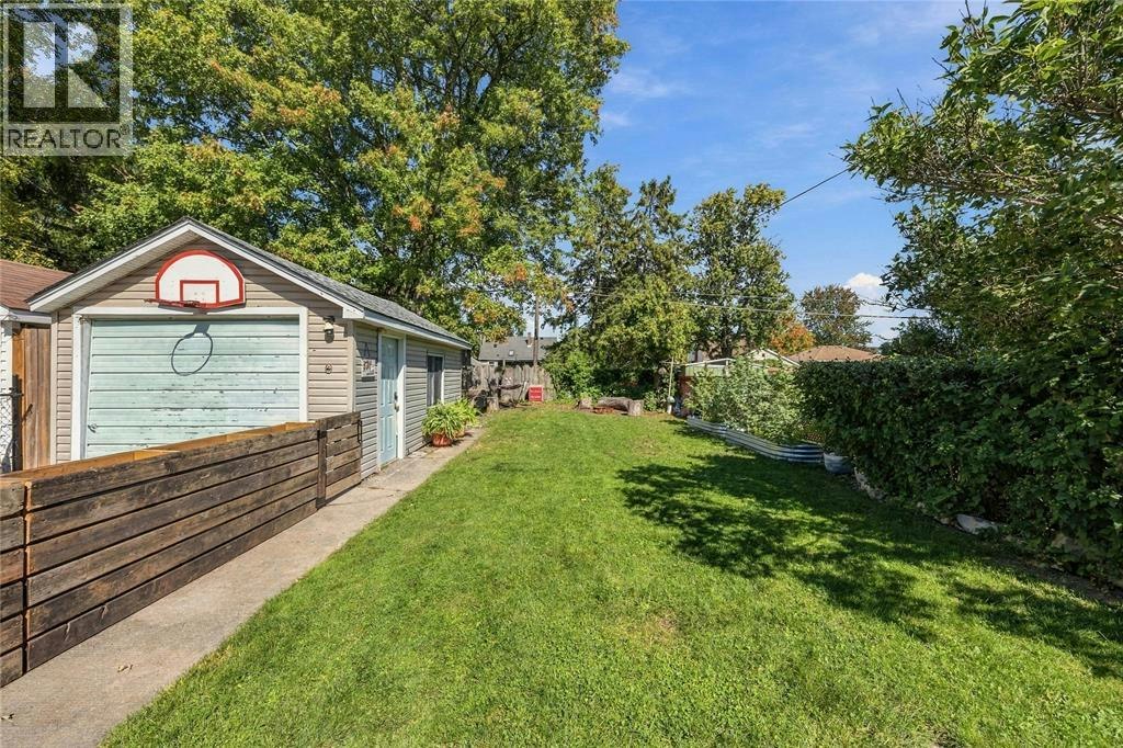 272 Kathleen Avenue, Sarnia, ON, N7T 1E3 - 16