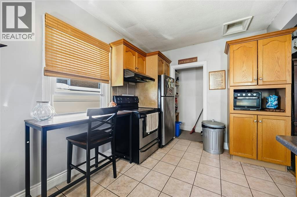 272 Kathleen Avenue, Sarnia, ON, N7T 1E3 - 4