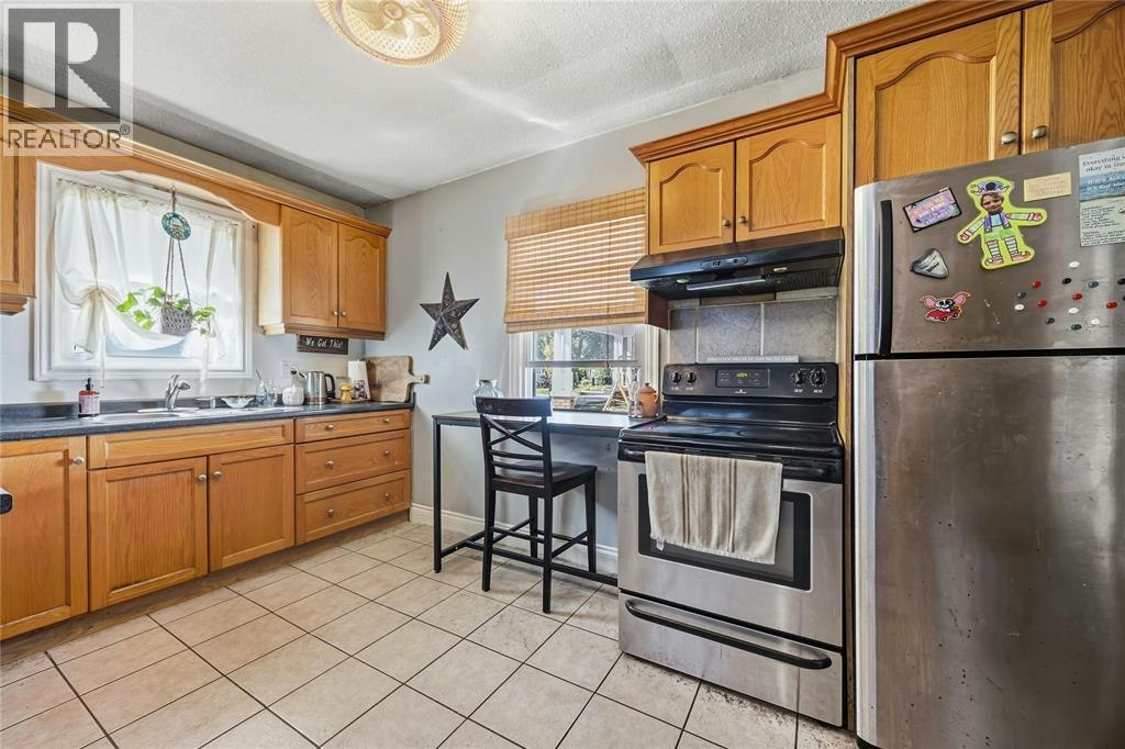 272 Kathleen Avenue, Sarnia, ON, N7T 1E3 - 3