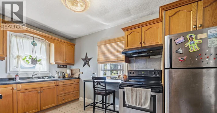 272 Kathleen Avenue, Sarnia, ON, N7T 1E3 - 3