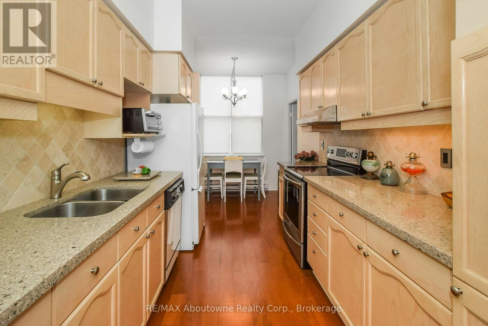 110-2199 Sixth Line, Oakville, ON, L6H 5V3 - 8