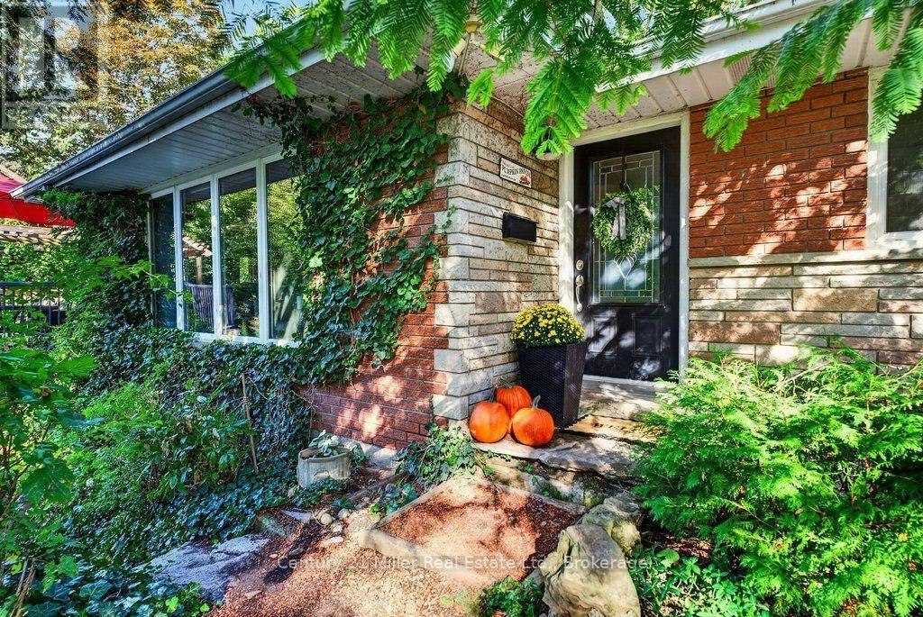 6 Rosebough Street, Hamilton, ON, L9H 5C3