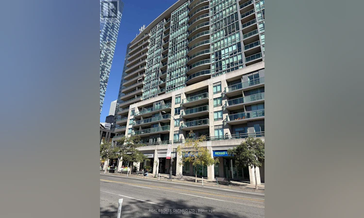 605-51 Lower Simcoe Street