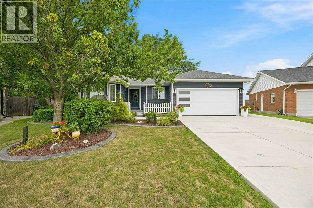 392 Julie Court, St. Clair, ON, N0N 1G0