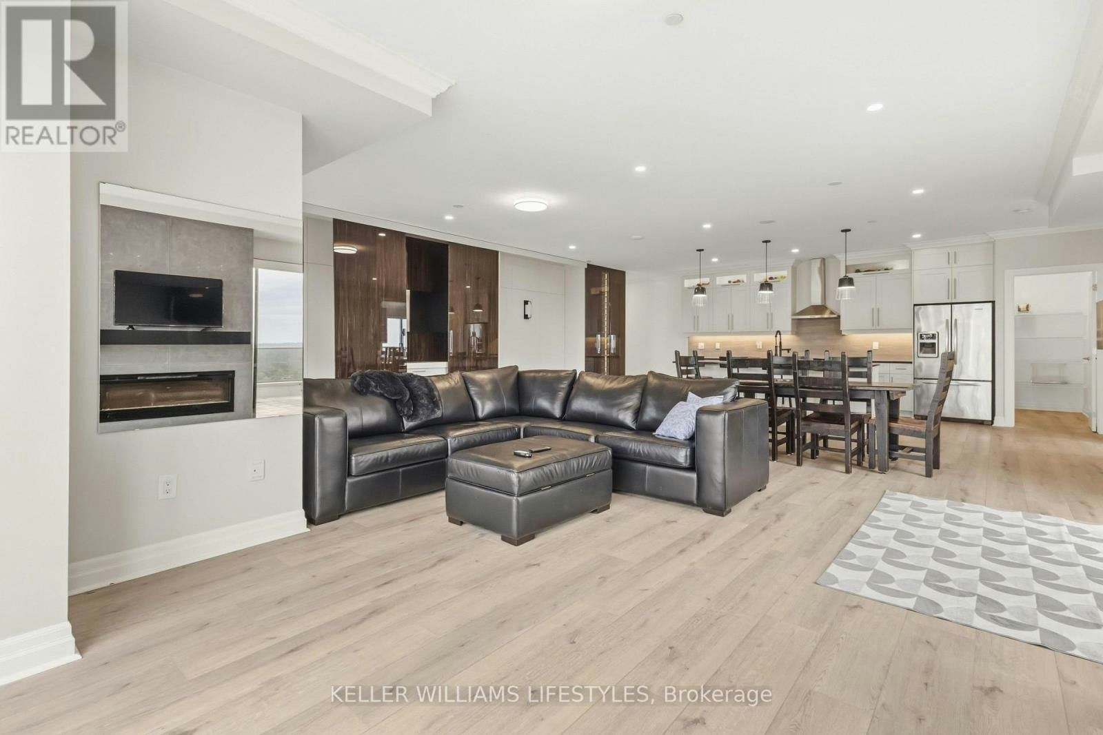 2704-330 Ridout Street N, London, ON, N6C 3Z3 - 3
