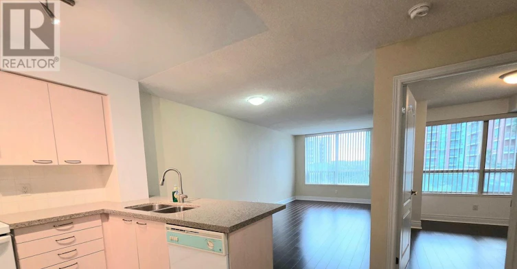 522-62 Suncrest Boulevard, Markham, ON, L3T 7Y6 - 3