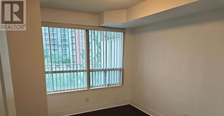 522-62 Suncrest Boulevard, Markham, ON, L3T 7Y6 - 8