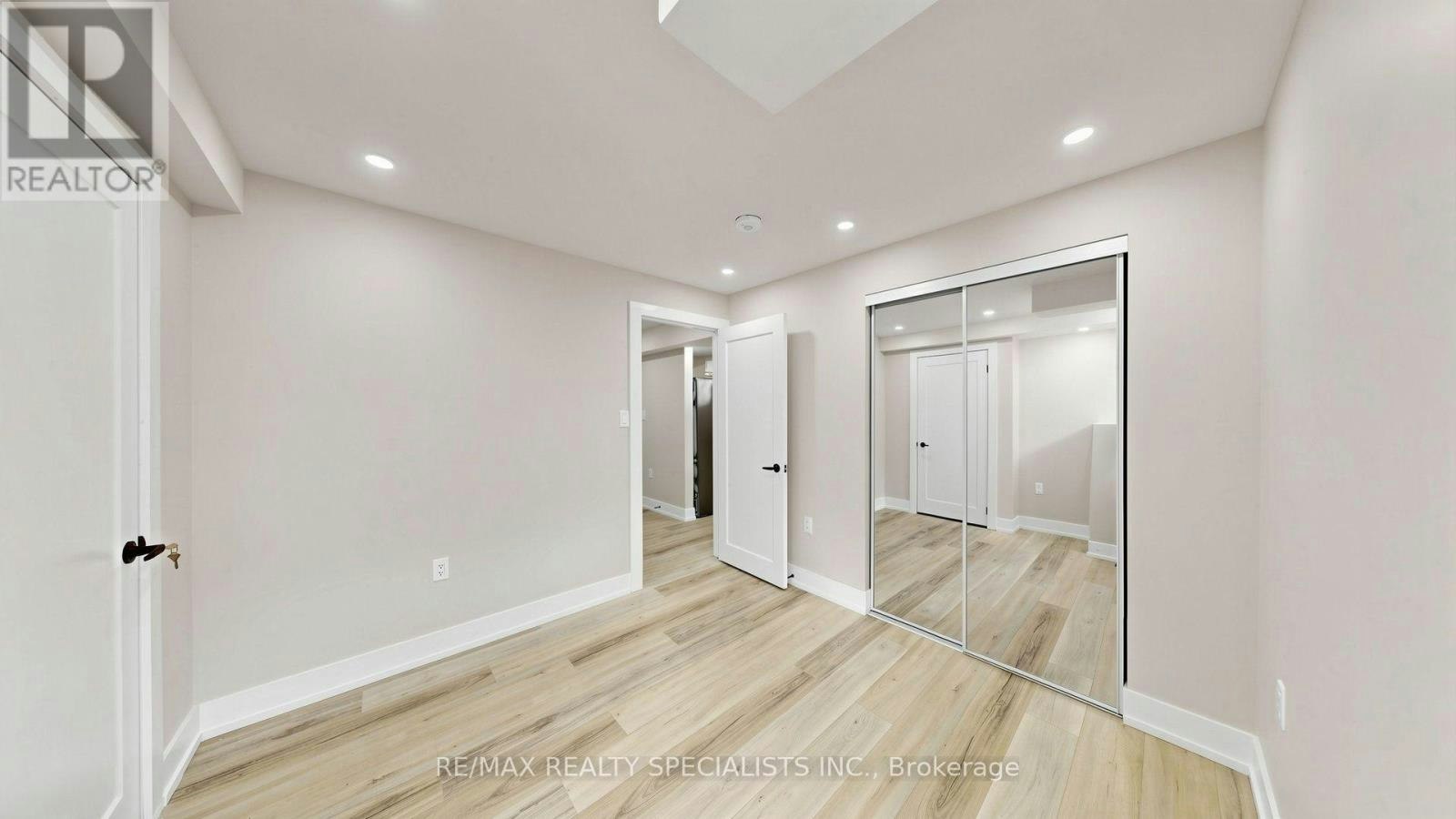 BSMT-848 Sumac Crescent, Milton, ON, L9E 1R8 - 17