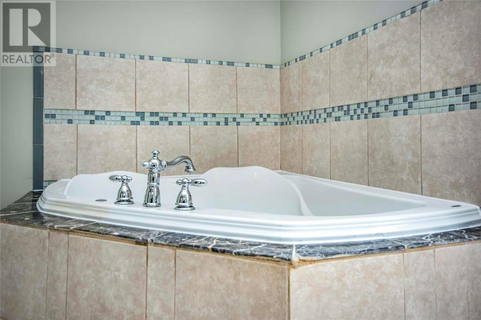 7 Christopher Street, Paradise, NL, A1L 1W6 - 24