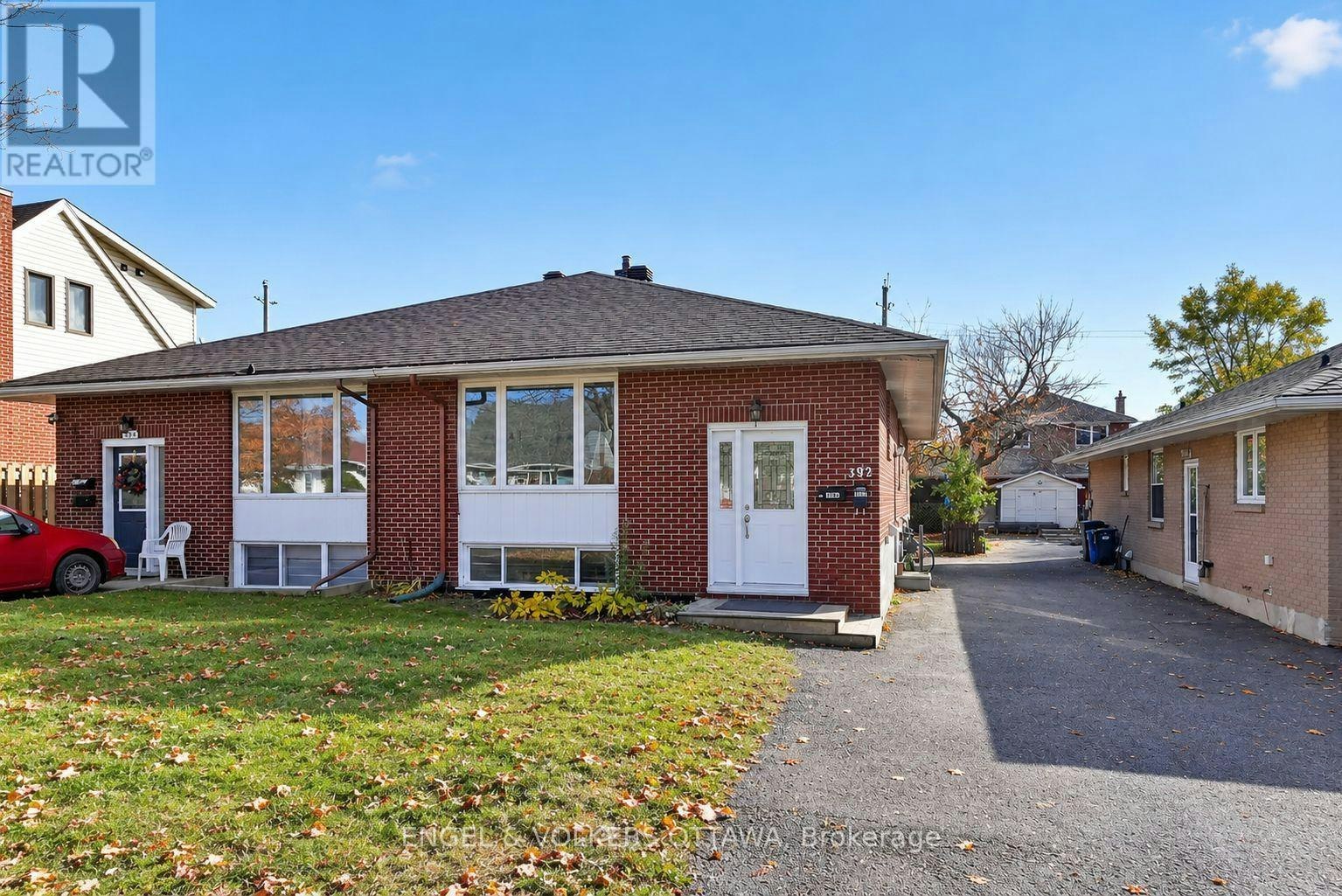 392 Fullerton Avenue, Ottawa, ON, K1K 1K1