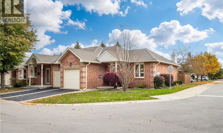 11 Greentrail Drive