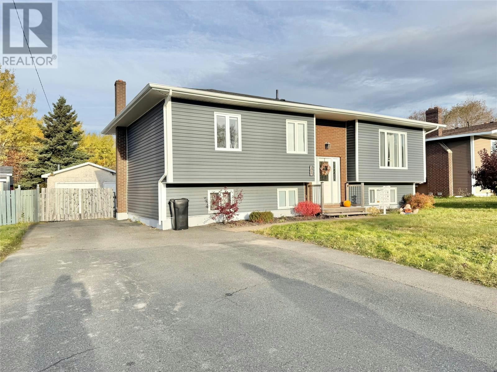 31 Southcott Drive, Grand Falls-Windsor, NL, A2A 2P2
