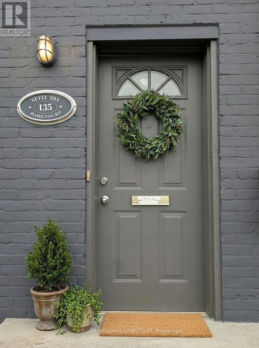 135 Hamilton Road, London, ON, N6B 1N4