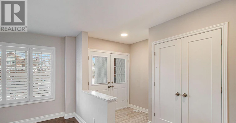 411 Deer View Avenue, Ottawa, ON, K1T 0B8 - 2