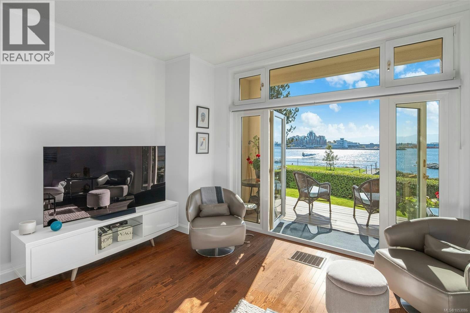 90-208 Russell Street, Victoria, BC, V9A 3X2