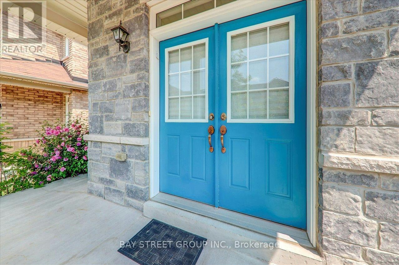 2485 Earl Grey Avenue, Pickering, ON, L1X 0B9 - 5