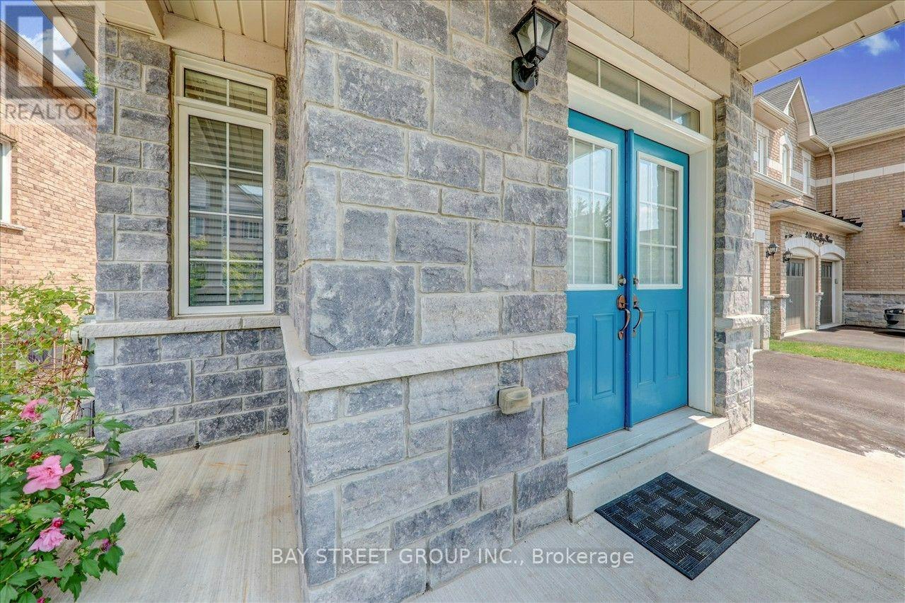 2485 Earl Grey Avenue, Pickering, ON, L1X 0B9 - 4