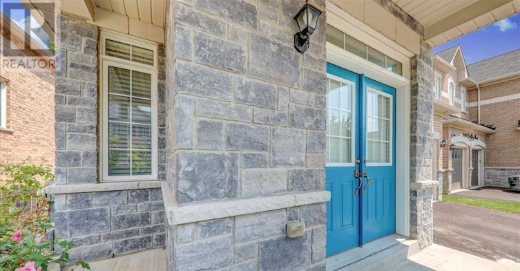 2485 Earl Grey Avenue, Pickering, ON, L1X 0B9 - 4