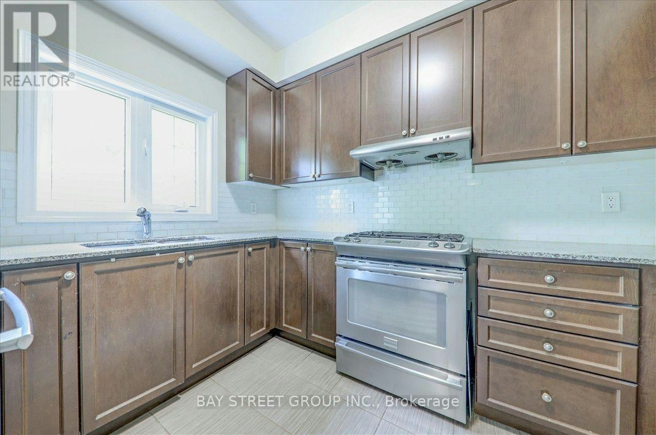 2485 Earl Grey Avenue, Pickering, ON, L1X 0B9 - 16