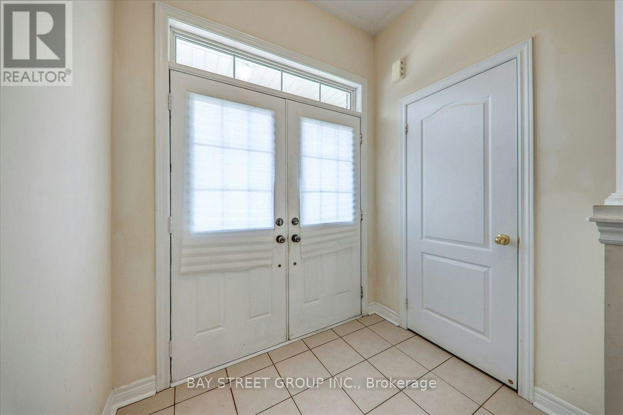 2485 Earl Grey Avenue, Pickering, ON, L1X 0B9 - 6