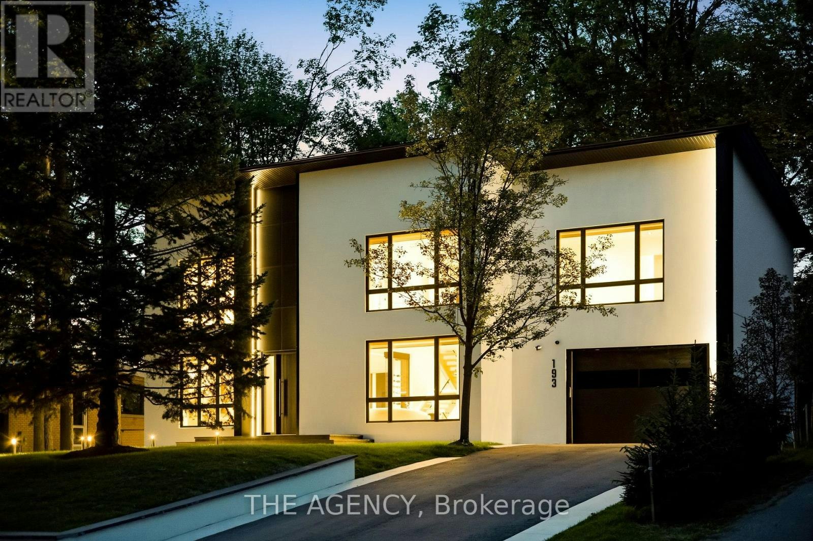 193 Beechwood Crescent, Newmarket, ON, L3Y 1W2