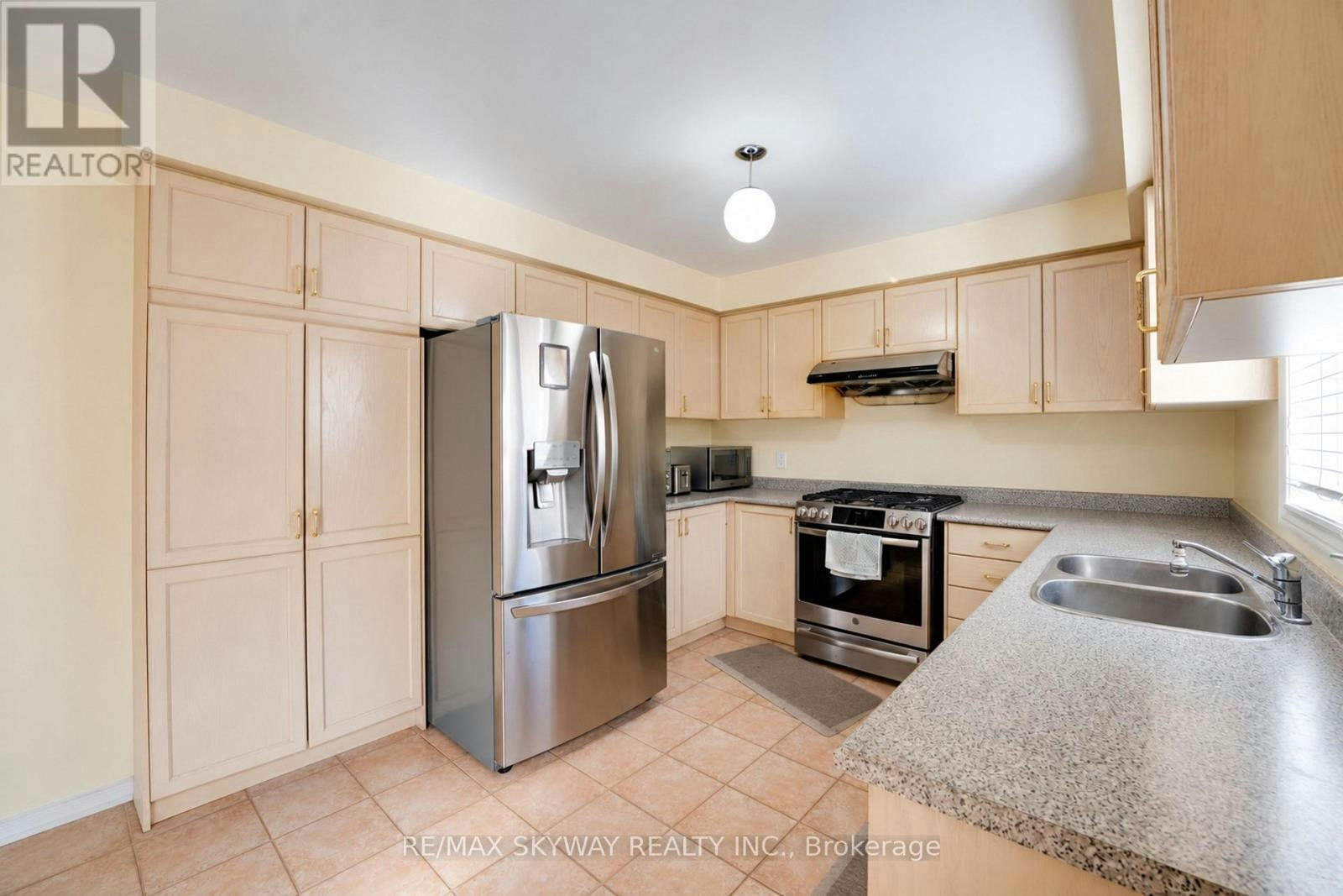 12 Barrier Reef Lane, Brampton, ON, L6R 2A4 - 8