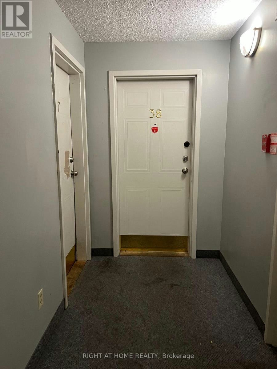 38-1096 Jalna Boulevard, London, ON, N6E 3B8 - 3