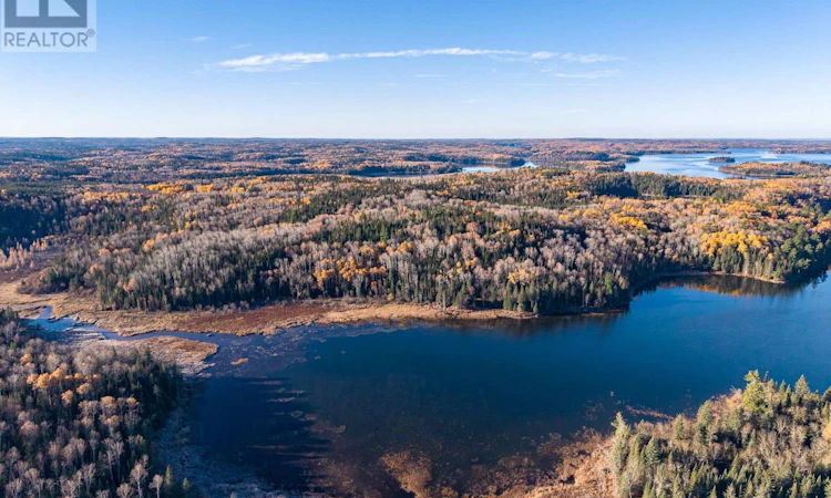 2 Bay, Black Sturgeon Acres NE