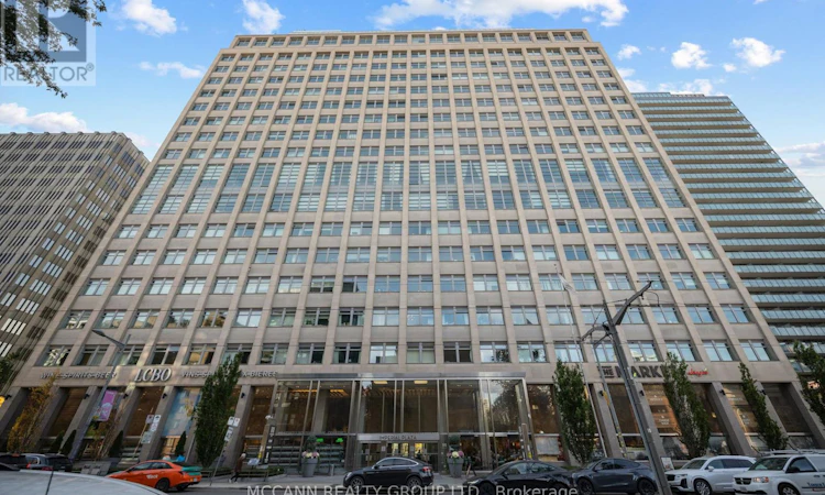 1602-111 St Clair Avenue W