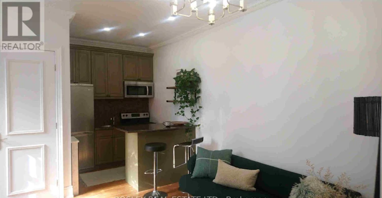 2-21 Lansdowne Avenue, Toronto, ON, M6K 2V7