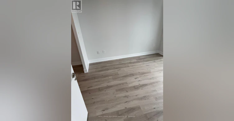 4111-430 Square One Drive, Mississauga, ON, L5B 0L6 - 8