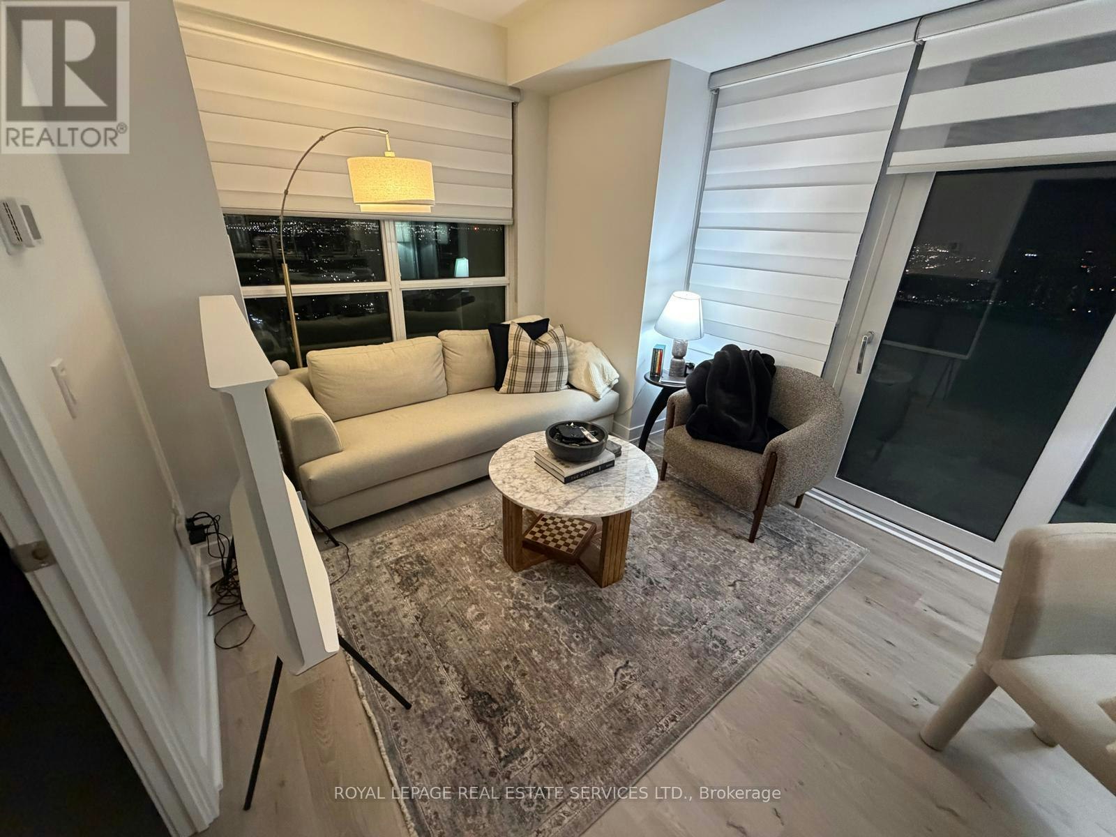 4111-430 Square One Drive, Mississauga, ON, L5B 0L6 - 2