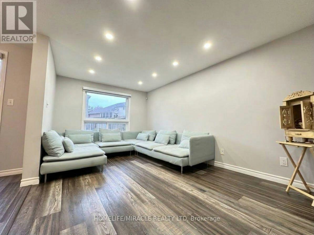 57 Activa Avenue, Kitchener, ON, N2E 3R3 - 4
