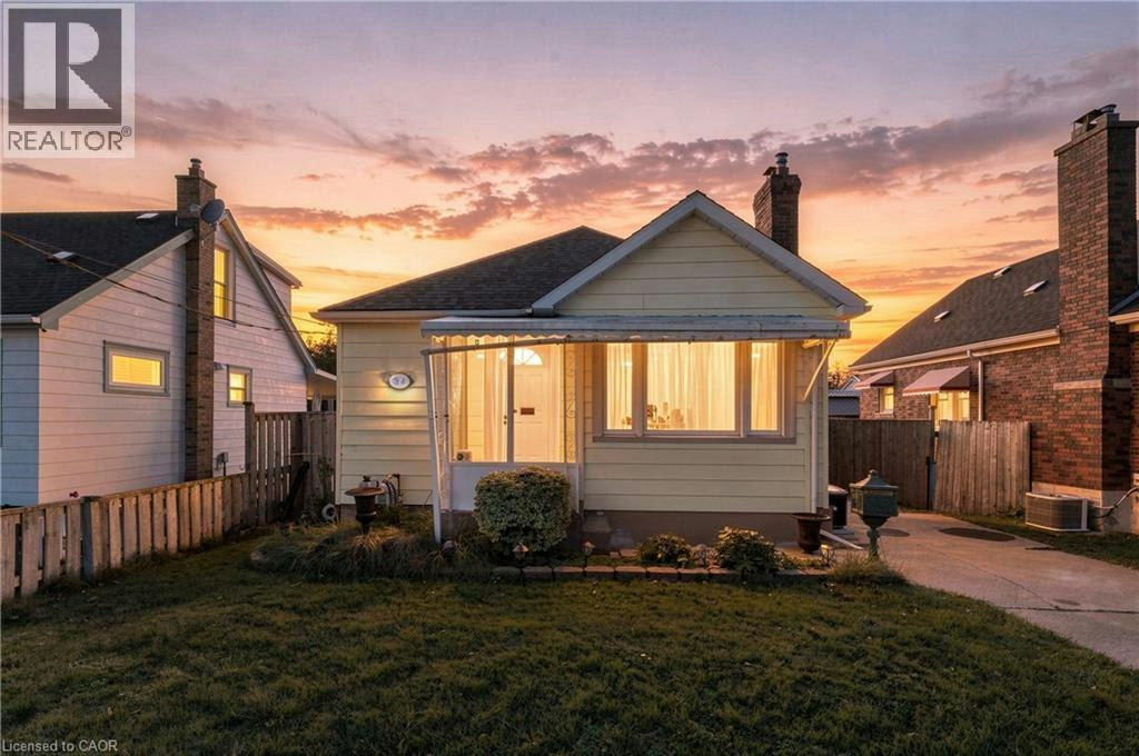 34 Pinecrest Avenue, St. Catharines, ON, L2T 1C8