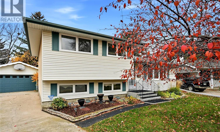 36 Atchison Crescent