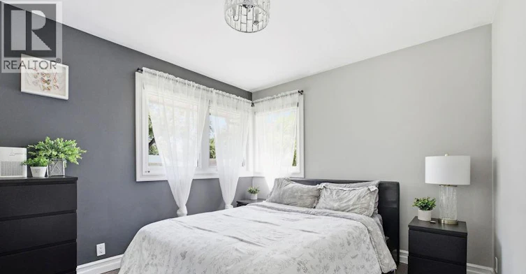 251 St. Marks Road, Tecumseh, ON, N8N 2H6 - 17