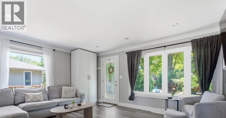 251 St. Marks Road, Tecumseh, ON, N8N 2H6 - 4