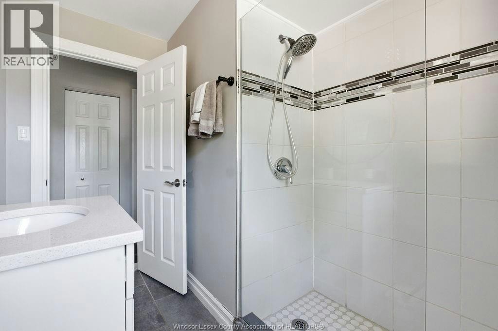 251 St. Marks Road, Tecumseh, ON, N8N 2H6 - 15
