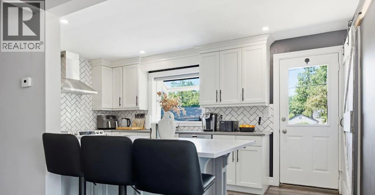251 St. Marks Road, Tecumseh, ON, N8N 2H6 - 8