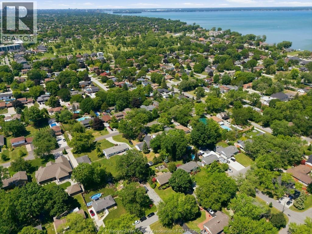 251 St. Marks Road, Tecumseh, ON, N8N 2H6 - 41