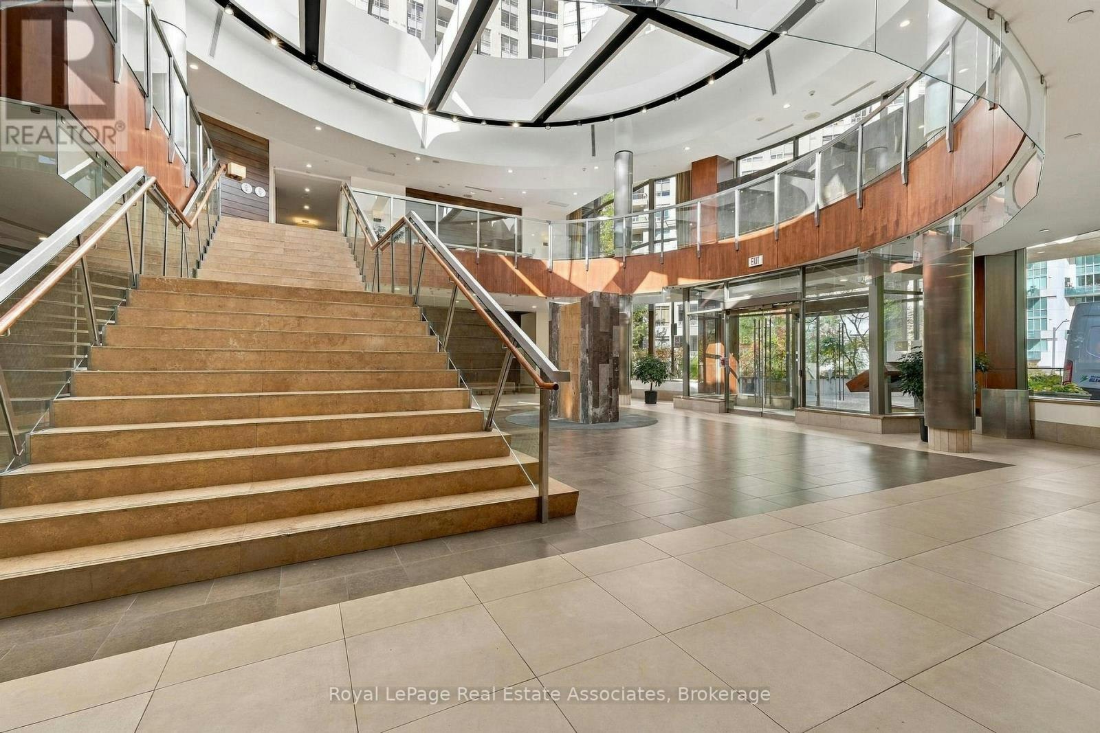 618-3880 Duke Of York Boulevard, Mississauga, ON, L5B 4M7 - 3