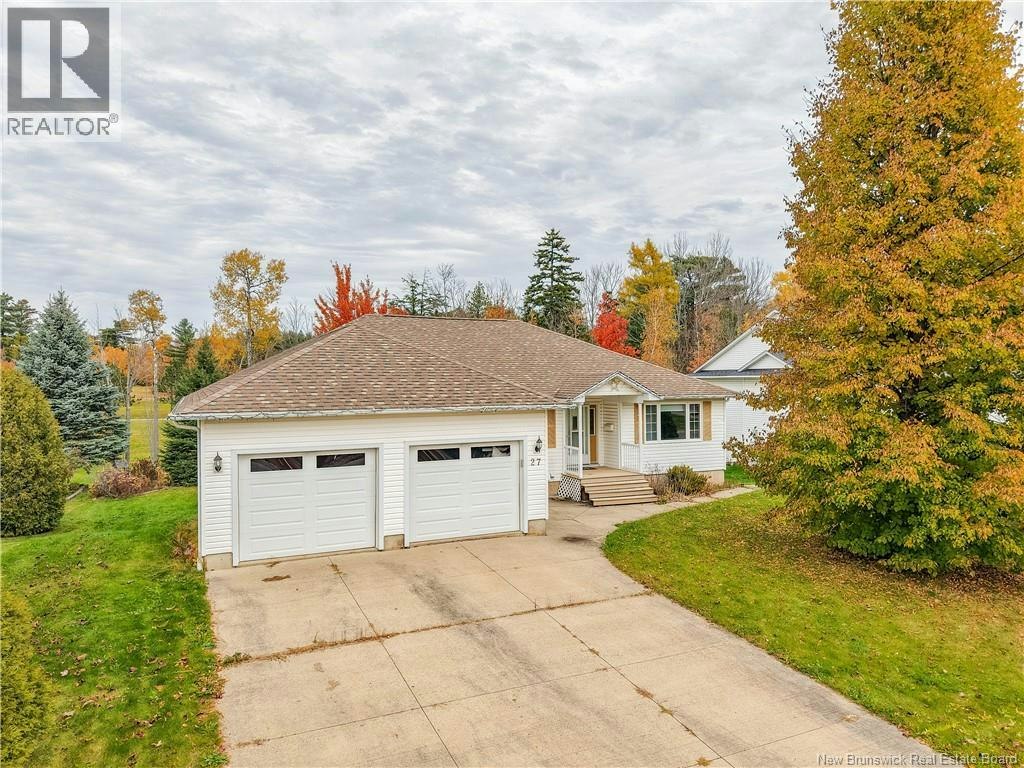 27 Howe Crescent, Oromocto, NB, E2V 2S1