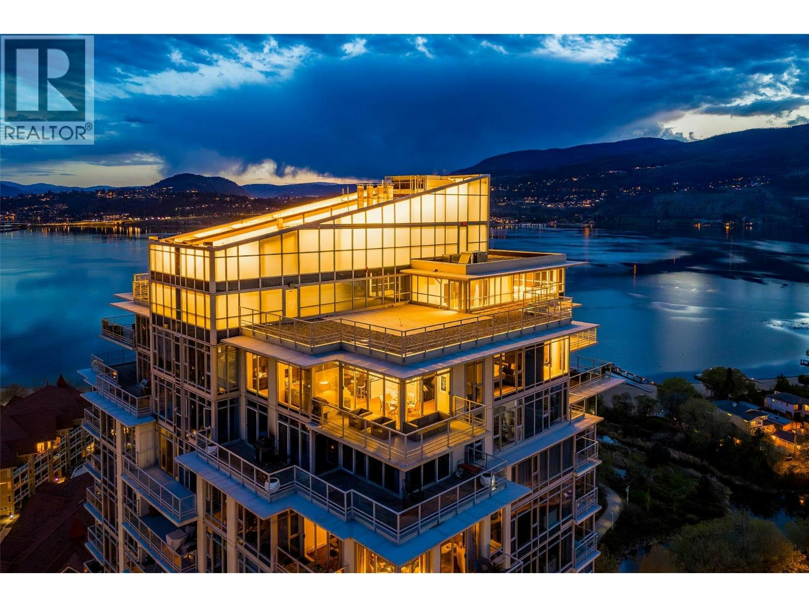 PH1-1075 Sunset Drive, Kelowna, BC, V1Y 9Y9