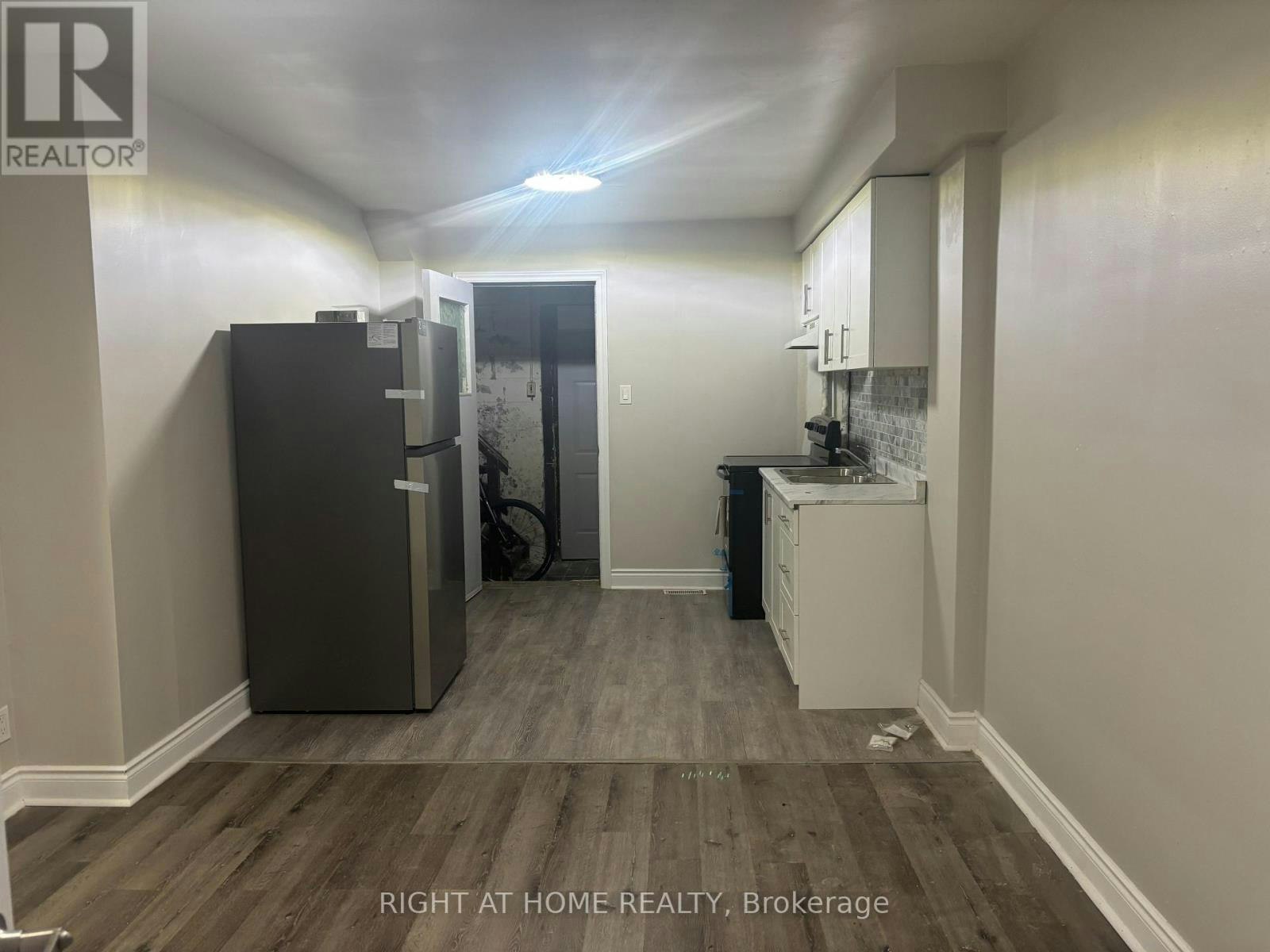 MAIN-511 Oakwood Avenue, Toronto, ON, M6E 2W9 - 3