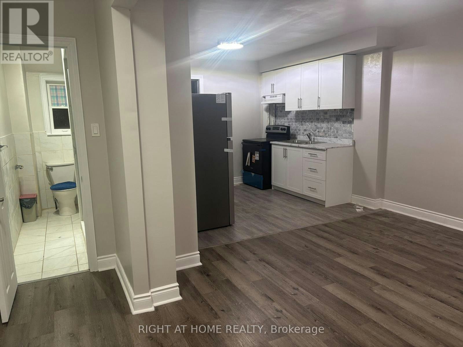 MAIN-511 Oakwood Avenue, Toronto, ON, M6E 2W9 - 4